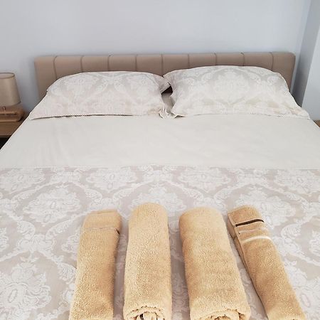 Leones Apartament Tirana Esterno foto