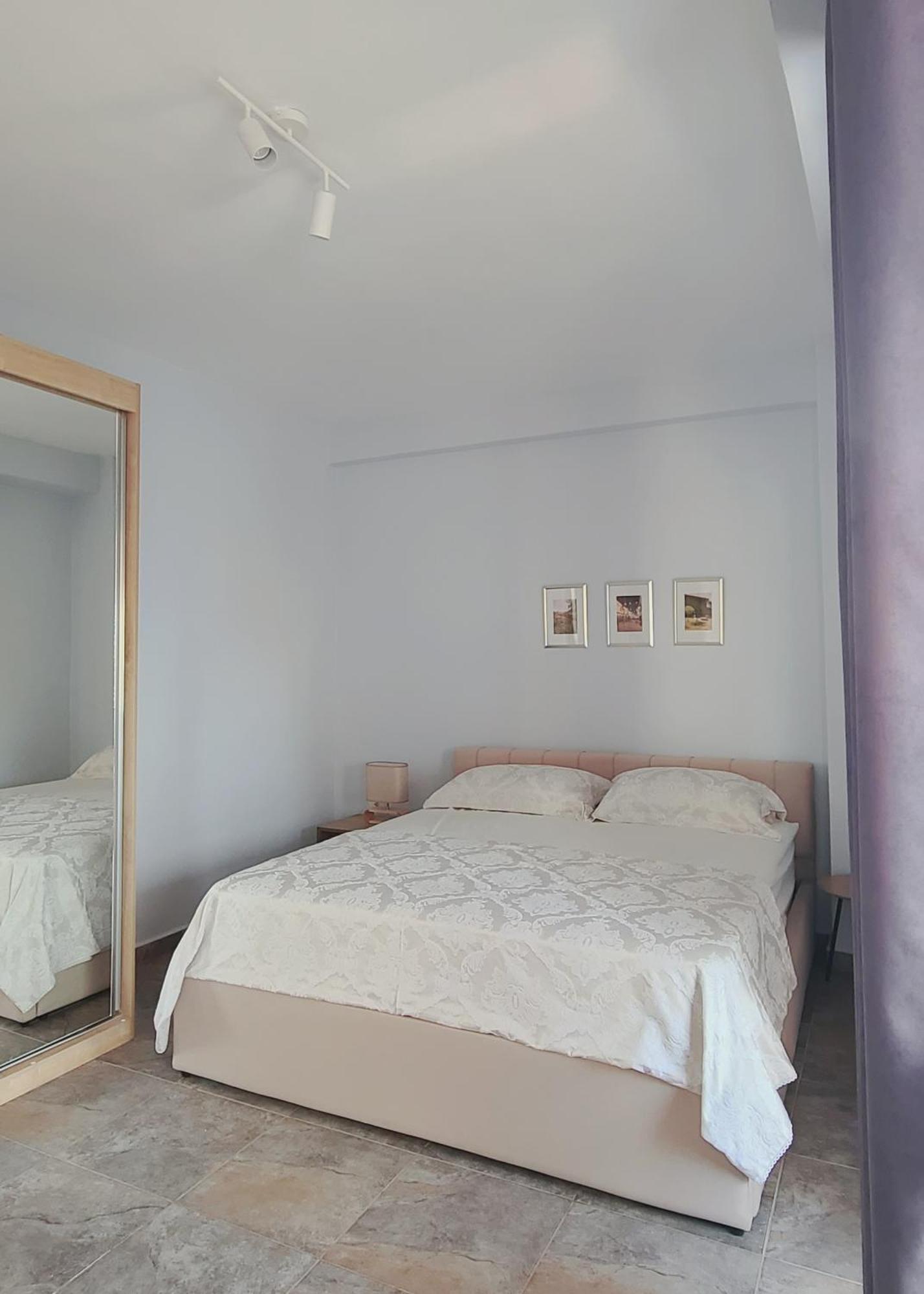 Leones Apartament Tirana Esterno foto
